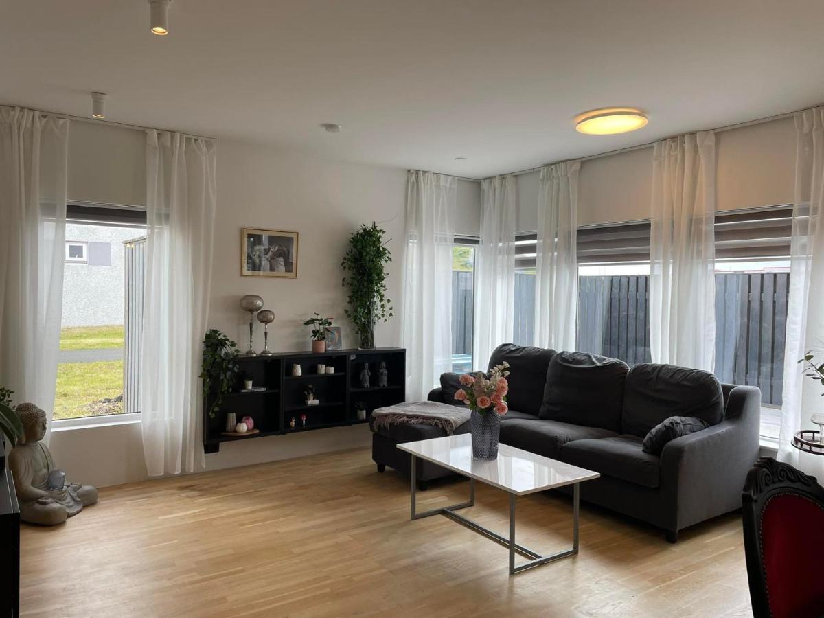 Spacious 3Br Condo Near Blue Lagoon 15M Airport 9M Njarthvik Esterno foto
